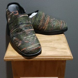 Inspired Soles by Arteffects Green Orange Black Clogs Fabric Size 9M